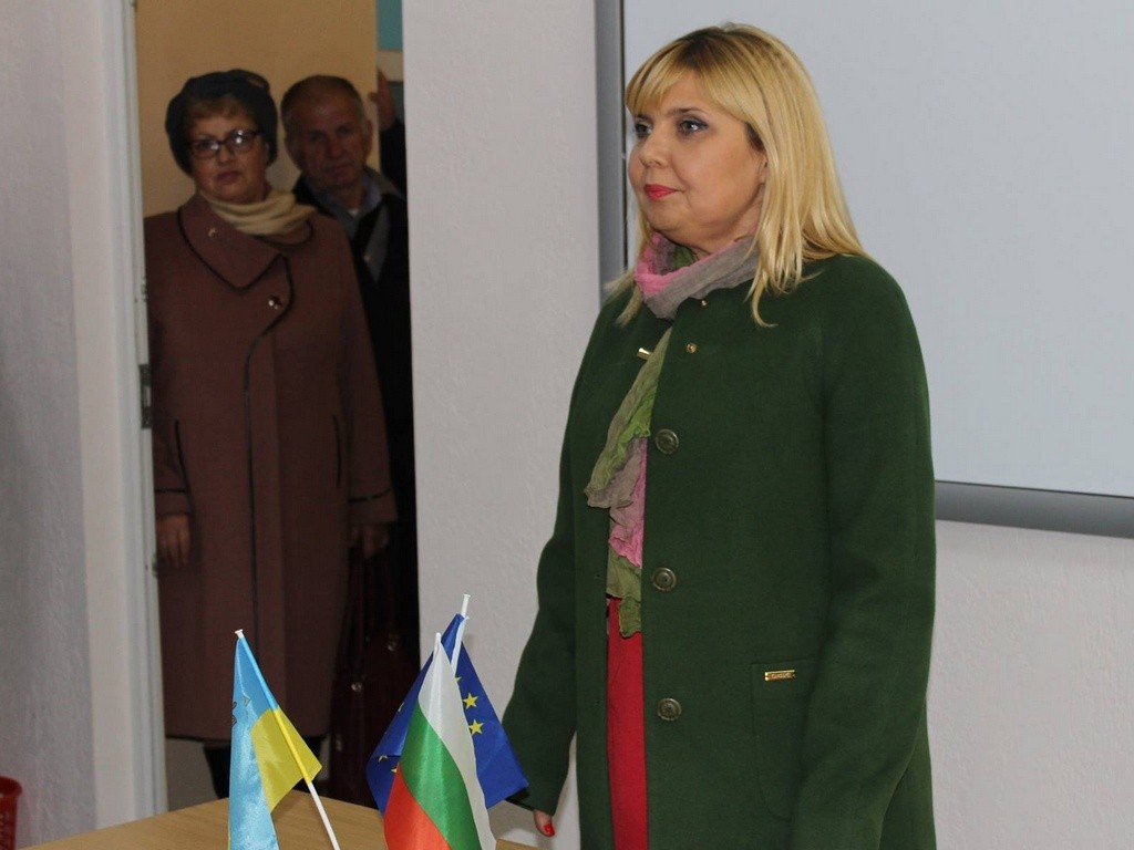 Світлана Кравченко, керівник болгарської школи, вітає гостей з міста Добріч