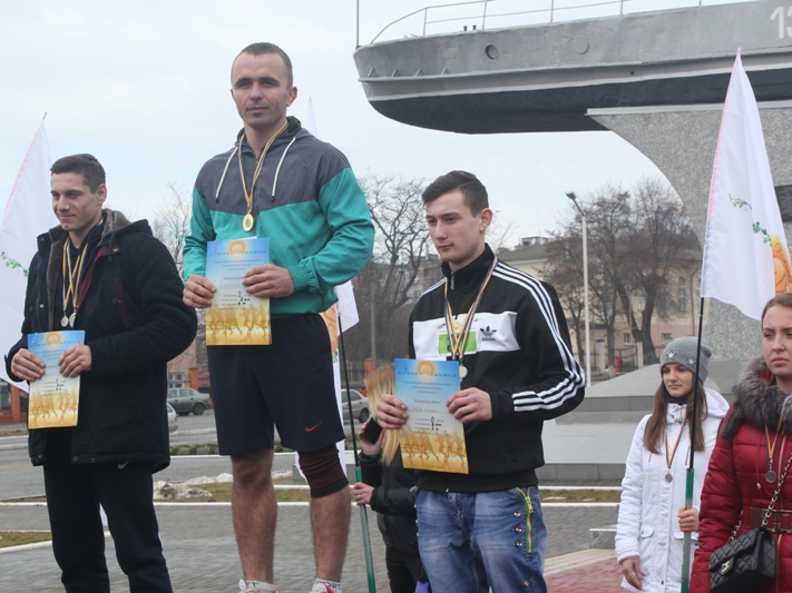 Нагородження переможців легкоатлетичного забігу "Дунайська весна"