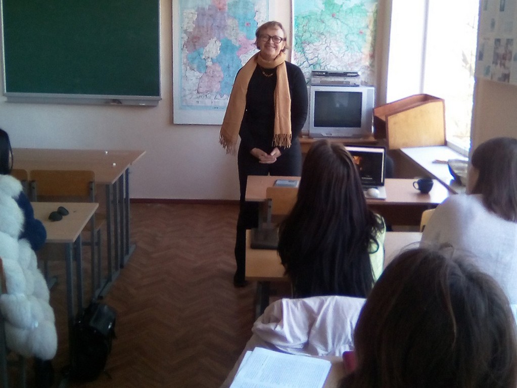 Випускниця ІДГУ, перекладач Богат Олена Василівна поділилася своїм досвідом перекладацької та редакторської роботи