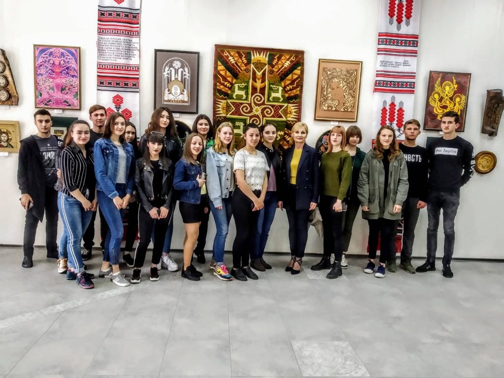 Напередодні Великодня студенти ІДГУ відвідали XVIII всеукраїнську виставку НСХУ «Світ Божий як Великдень»