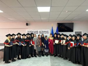 Вручення дипломів випускникам педагогічного факультету